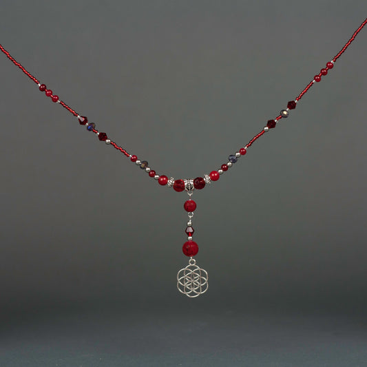 Collana "Alchimia", con ciondolo in argento, cristalli in vetro ed elementi metallici, colore rosso